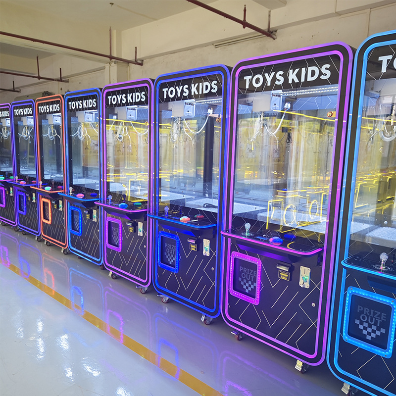 Macchina Artiglio Nera Moderna - Arcade Prize Vending Machine recensione e prezzo
